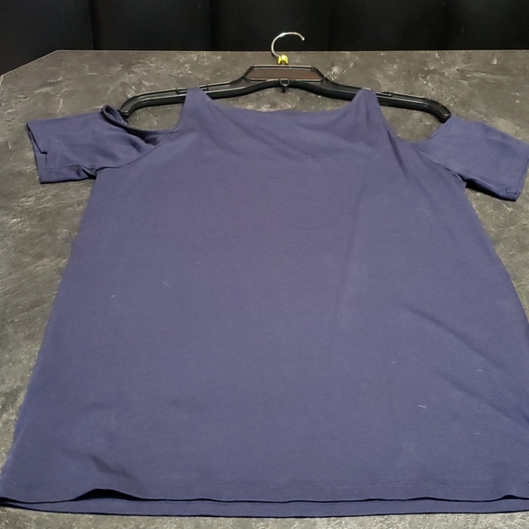 Michael Kors shirt. - Picture 5 of 5